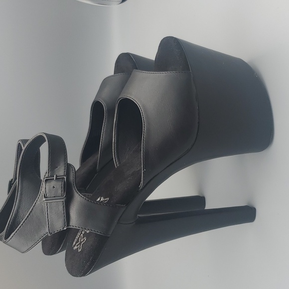 XTRA Exotic Dancer Performance Black Platforms Heels - Picture 2 of 12